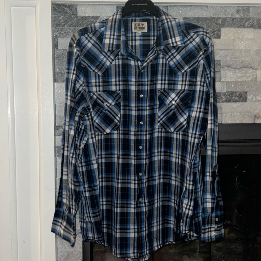 Men’s XL Ely Cattleman Button Up Shirt with Pearl-like Buttons